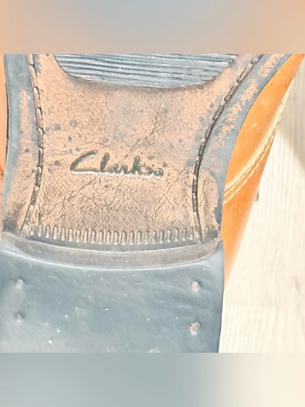Clarks Men’s Tan Leather Chukka Boots